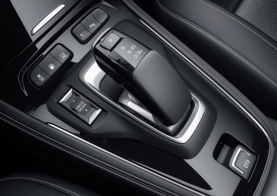 Детали интерьера Opel Grandland X Hybrid4 2019 года  (фото 2 из 42)